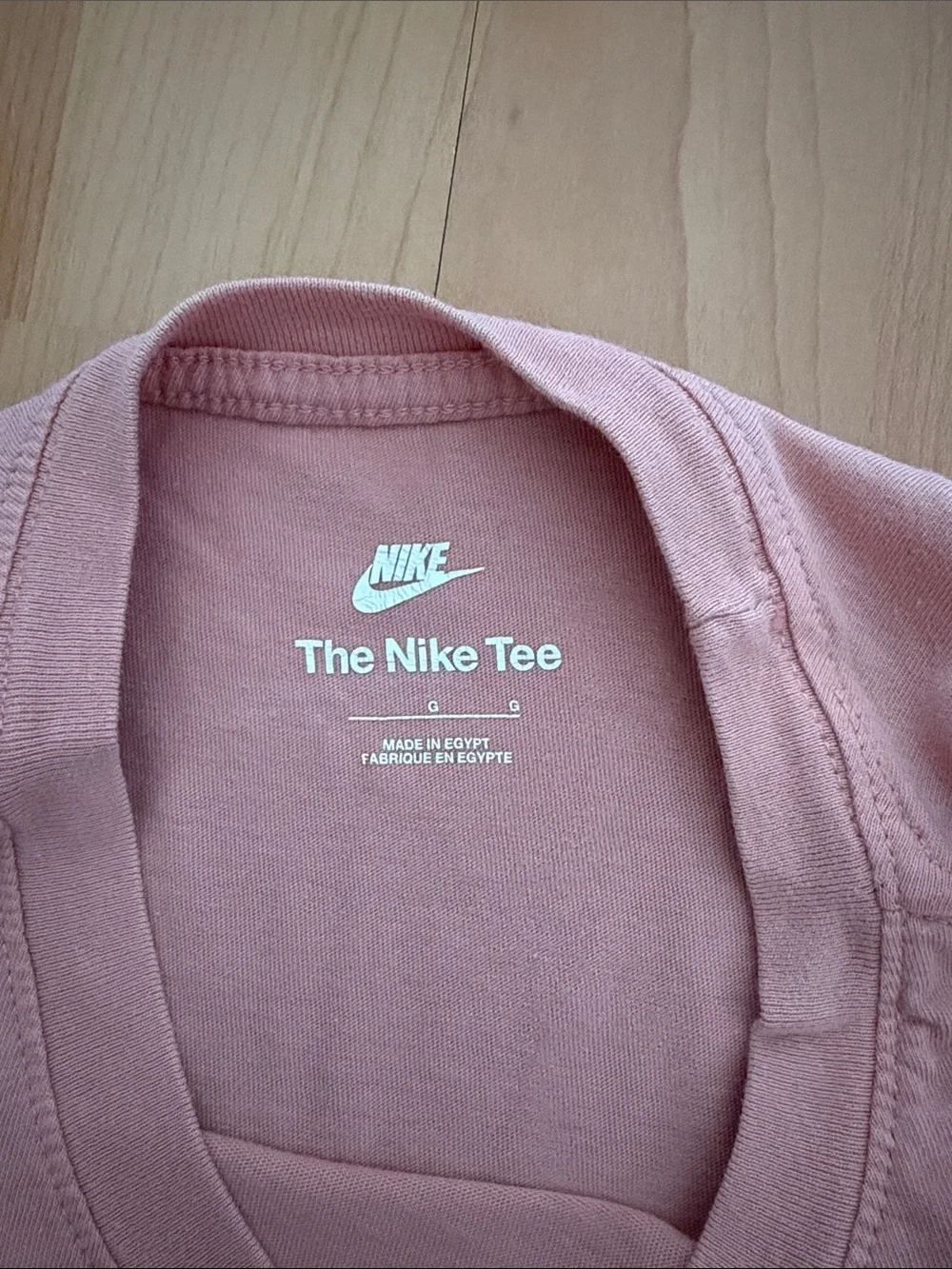 Nike The Nike Tee Pink T-shirt - Picture 2 of 3